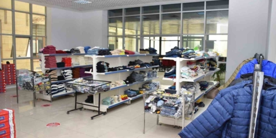 Siirt Emniyetinden 15 bin çocuğa ücretsiz giyim ve kırtasiye desteği