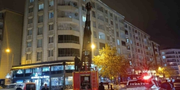 Siirt’te çatılardaki kat kütleleri itfaiye ekipleri tarafından temizlendi