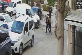 Silahla vurulan baba ve 3 oğlundan biri hayatını kaybetti: Saldırı anı kameraya yansıdı