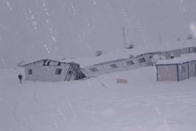 Şırnak’ta hastane şantiyesinde çökme paniği: Konteyner yemekhane çatısı yıkıldı