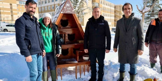 Sivas Belediyesi sokak hayvanlarını unutmadı