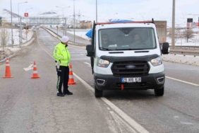 Sivas-Kayseri kara yolu araç ulaşımına kapatıldı