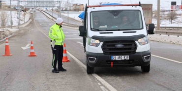 Sivas-Kayseri kara yolu araç ulaşımına kapatıldı