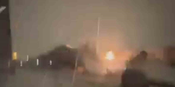 Siverek’te karın ağırlığına dayanamayan sundurmalar çöktü: O anlar kamerada