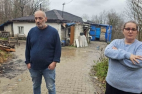 Şizofren hastası eşi ve iki çocuğuyla yaşam mücadelesi veren kadın: "Çocuklarımın rahat uyanmasını istiyorum"