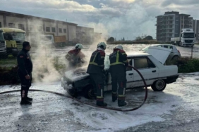 Söke’de otomobil alevlere teslim oldu
