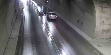 Sollamaya çalıştığı otomobilin önüne düştü, ezilmekten son anda kurtuldu