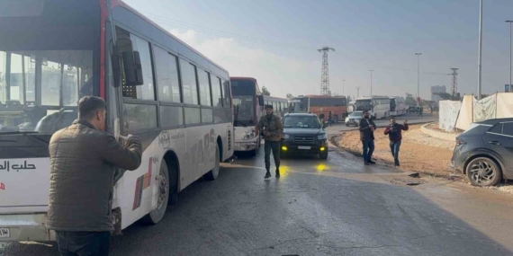 Suriye’de Şeyh Maksud Mahallesine gelen 20 otobüs, teslim olan SDG’li teröristleri farklı bölgelere götürecek
