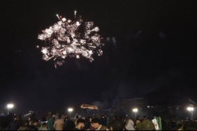 Suriyeliler Emevi Meydanı’nda 2026’ya coşkuyla girdi