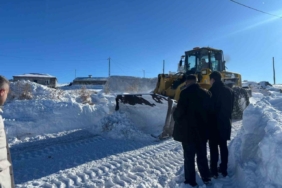 Susuz’da karla mücadele çalışmaları sürüyor