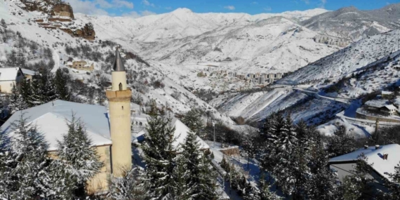 Tarihi Süleymaniye Mahallesinden kar manzaraları