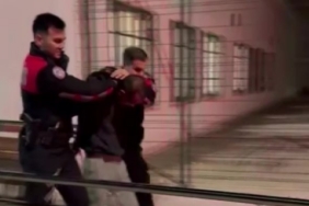 Tartıştığı arkadaşını tabancayla vurdu