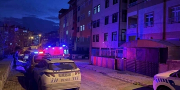 Tartıştığı erkek arkadaşını banyoda bıçaklayarak öldürdü