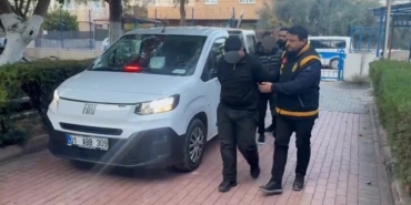 Taşlı saldırıyı iş yeri sahibi oğluna yaptırmış