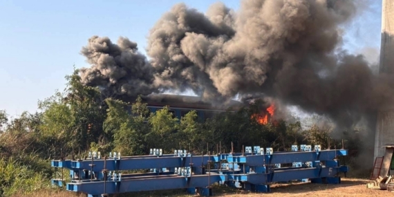 Tayland’da yolcu treninin üzerine vinç devrildi: 22 ölü, 55 yaralı