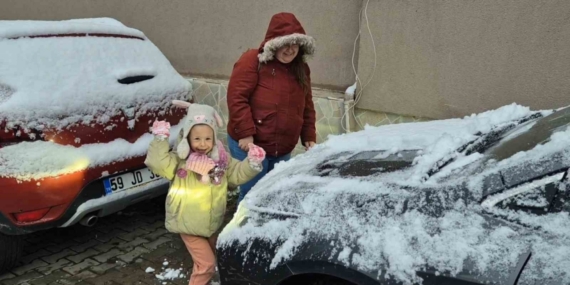 Tekirdağ’da kar hasreti sona erdi: Beyaz manzaralar