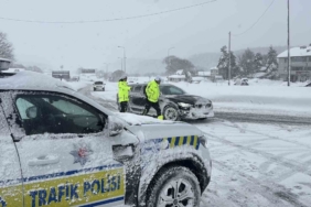 TEM ve D-100’ün Bolu geçişi ağır taşıt trafiğine kapatıldı