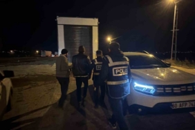 Tokat’ta durdurulan otobüste 5 kaçak göçmen yakalandı