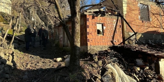 Tokat’ta evde çıkan yangında 50 çuval fındık kül oldu