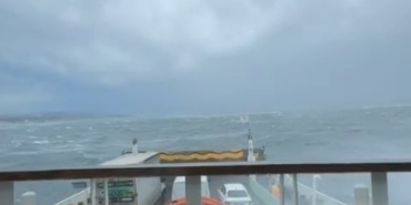 Topçular-Eskihisar seferini yapan arabalı feribot fırtınada sürüklendi