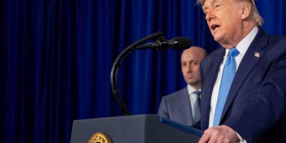 Trump: "Ara seçimleri kazanamazsak, görevden alınacağım"