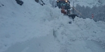 Tunceli-Ovacık yolunda çığ: Ulaşım kısa sürede yeniden sağlandı