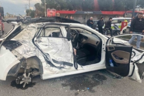 Turgutlu’da yolcu otobüsü ile otomobil çarpıştı: 3 yaralı