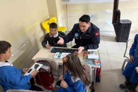 Ülkü Ocakları’ndan Bayındır Kızılkeçili İlkokulu’na eğitim desteği