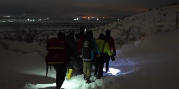 UMKE, araçları kara saplanınca vakaya yürüyerek ulaştı