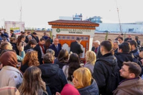 Üniversitelilerin final stresine sıcak bir mola: Başkan Kavuş’tan gençlere çorba ikramı