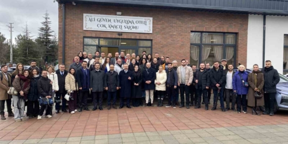 Vali Aksoy, basın mensuplarıyla vedalaştı