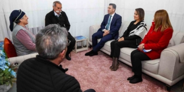 Vali Aygöl’den üç kuşağı buluşturan aileye ziyaret