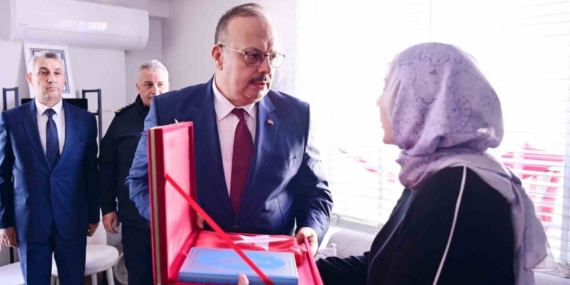 Vali Canbolat’tan şehit polis Koçyiğit’in ailesine taziye ziyareti