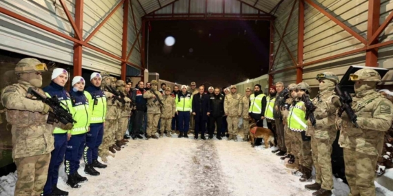 Vali Usta, görevi başındaki güvenlik güçleriyle bir araya geldi