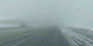 Van-Özalp kara yolunda sis görüş mesafesini düşürdü