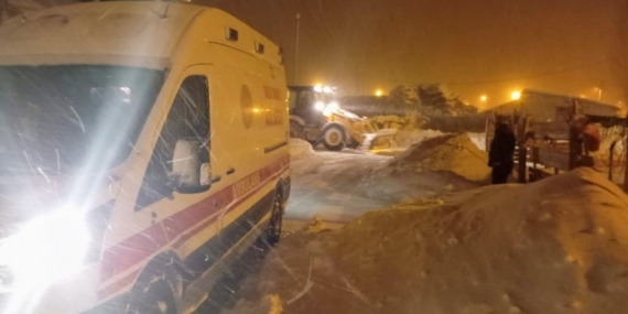 Van’da hasta ve mahsur kalanlar belediyenin çabasıyla kurtarıldı