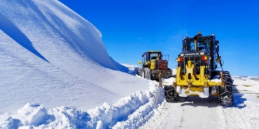 Van’da kardan dolayı kapanan 625 yoldan 586’sı açıldı