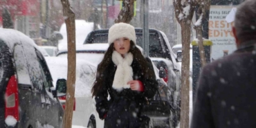 Van’da lapa lapa kar yağışı: 625 yol kapandı, okullar tatil edildi