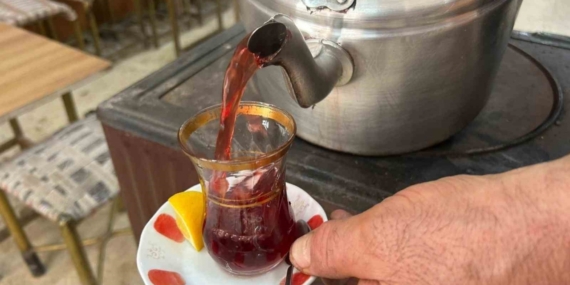 Van’da soba üzerinde demlenen kış çayları ilgi görüyor