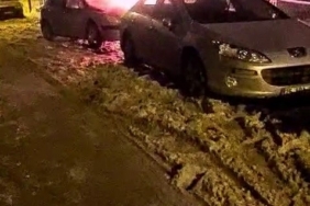 Yakutiye’de park halindeki araç alev alev yandı