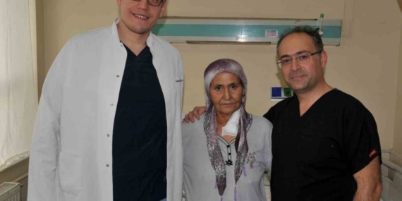 Yemek borusu kanseri olan hastaya cerrahi operasyonla yeni yemek borusu yapıldı
