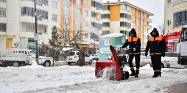Yeşilyurt Belediyesi karla mücadele ekiplerinden kesintisiz hizmet