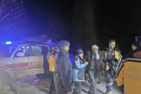 Yolu kapanan köyde mahsur kalan KOAH hastasının yardımına UMKE yetişti