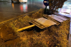 Yozgat’ta fırtına çatıları uçurdu