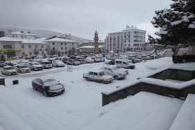 Yozgat’ta kar bereketi: Hem doğa sevindi hem çocuklar