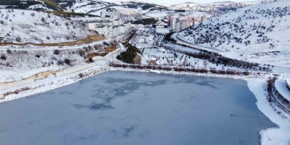 Yozgat’ta kar yağışının ardından soğuk hava etkili oldu, göletler dondu