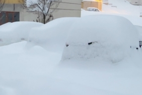 Yüksekova kara gömüldü: Kar kalınlığı yarım metreyi geçti