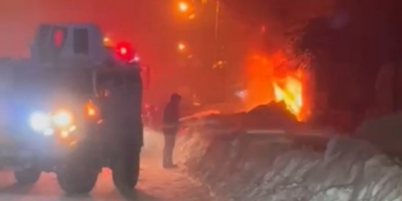 Yüksekova’da çıkan yangın aileyi evsiz bıraktı