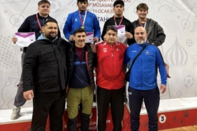 Yunusemre Belediyesporlu güreşçiler Kütahya’dan üç madalyayla döndü